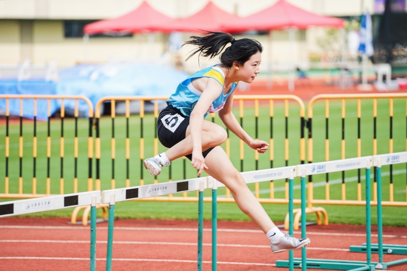 跳高冠军2021_鹿城女子跳高冠军_跳高冠军2020